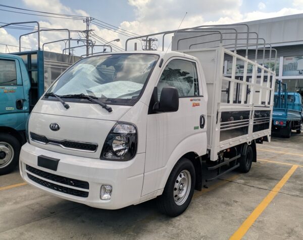 Xe tải KIA K200 Thùng mui bạt mở 5 bửng Trắng