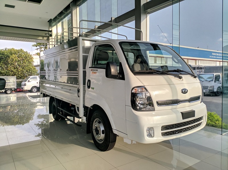 Xe tải KIA K250 thùng mui bạt mở 3 bửng trắng