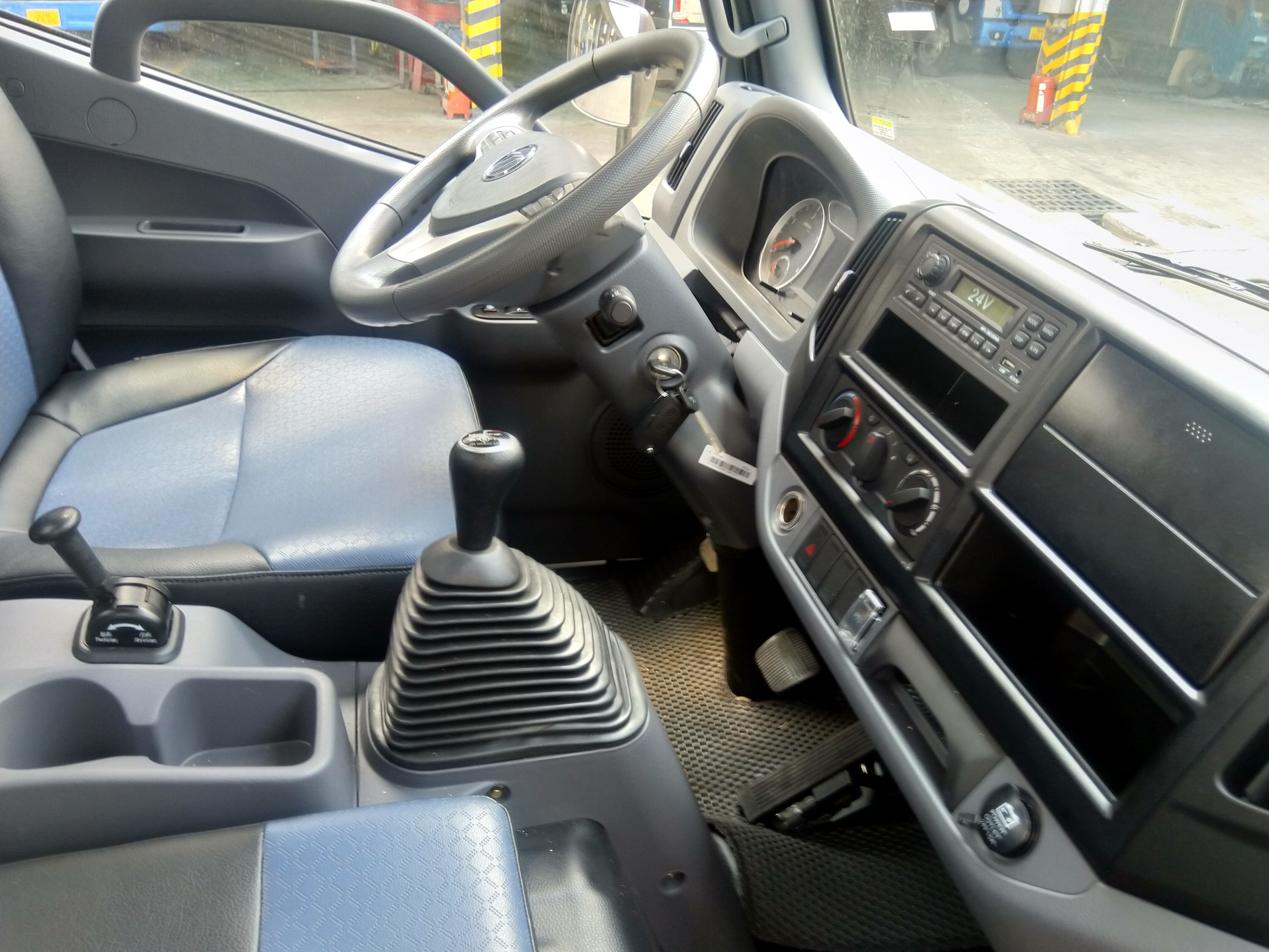Ollin 120 nội thất xe