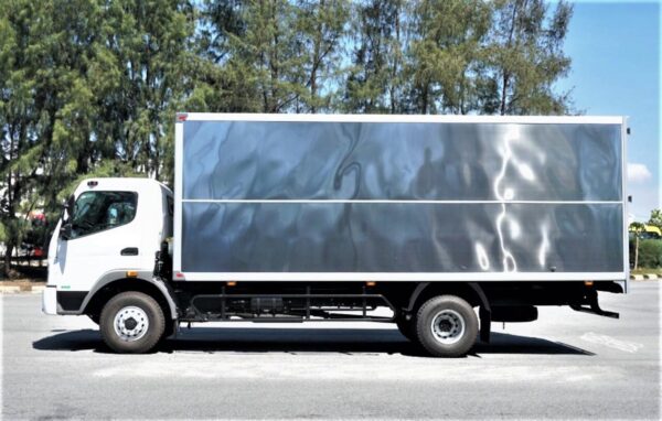 FUSO FA 140 THÙNG KÍN | TẢI 6.6 TẤN