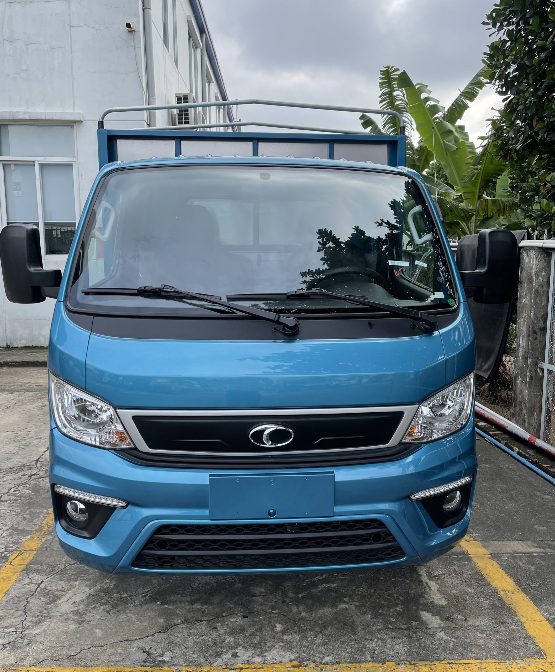 THACO FRONTIER TF2800 THÙNG MUI BẠT
